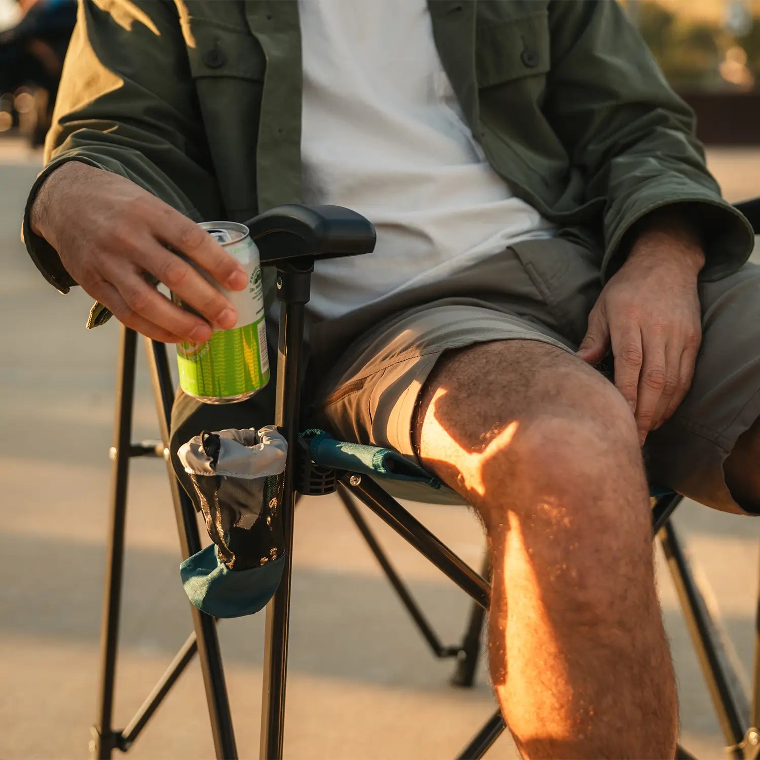 Heavy Duty Eazy Chair - Rocker Chair for Camping & Lawns Detail