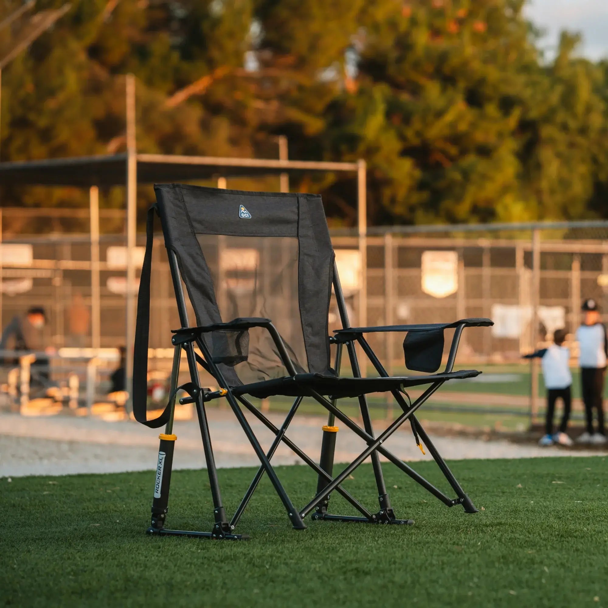 Premium All-Weather Comfort Pro Rocker XL - Rocker Chair for Camping & Lawns Detail